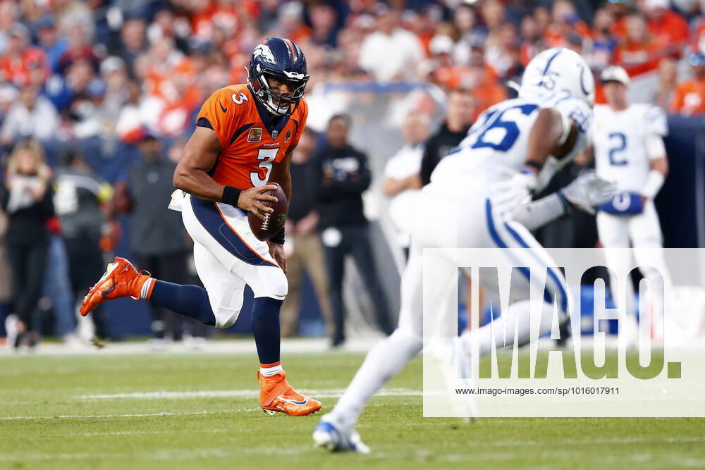 DENVER, CO - OCTOBER 06: Denver Broncos Quarterback Russell Wilson (3) scrambles out of the pocket during an NFL, American Football Herren, USA game between the Indianapolis Colts and the Denver Broncos on October 06, 2022 at Empower Field at Mile High in Denver CO. (Photo by Jeffrey Brown Icon Sportswire) NFL: OCT 06 Colts at Broncos Icon100622076