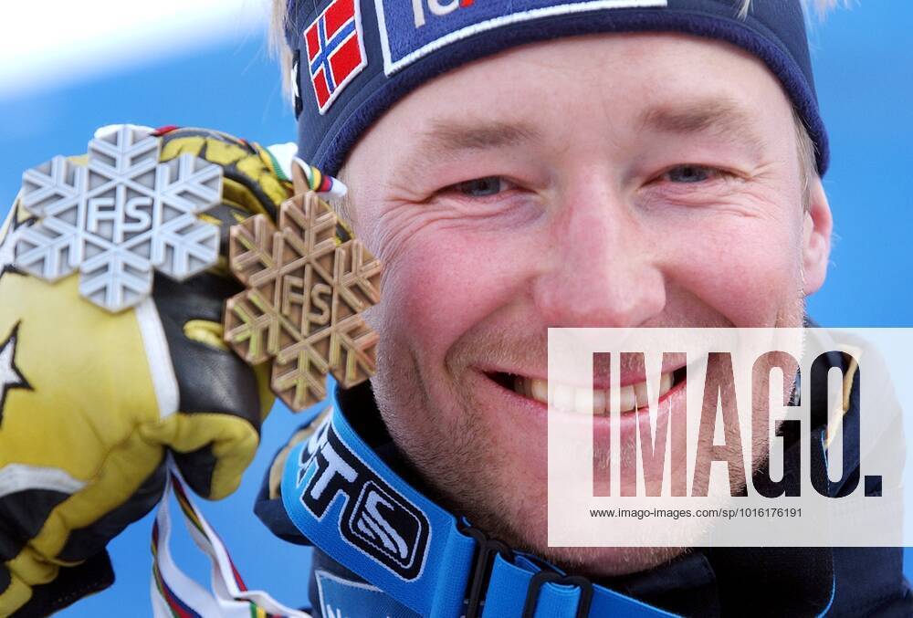 ST MORITZ 20030208 It was Norwegian WC silver through Kjetil Andre Aamodt when the mens downhill race was decided in St Moritz on Saturday 8 February 2003 The silver is Aamodts 19th championship medal and second medal in this WC bronze in the combination ST MORITZ Switzerland