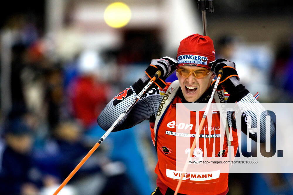 ÖSTERSUND 20061130 Biathlon World Cup in Östersund Mens 20 km freestyle Germanys No. 19 Michael Greis on his way out of the ski stadium Greis finished in 3rd place ÖSTERSUND SWEDEN SKI BIKE