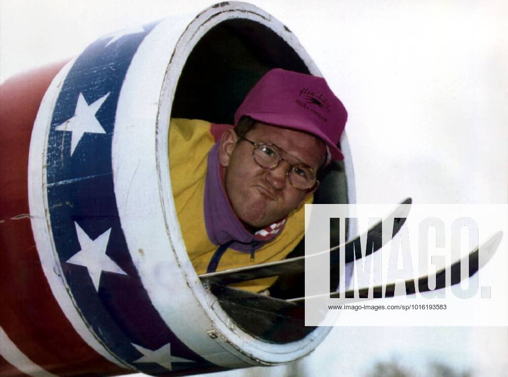 ARCHIVE 19920112 Eddie the Eagle as cannon king STOCKHOLM Sweden PB CODE 200