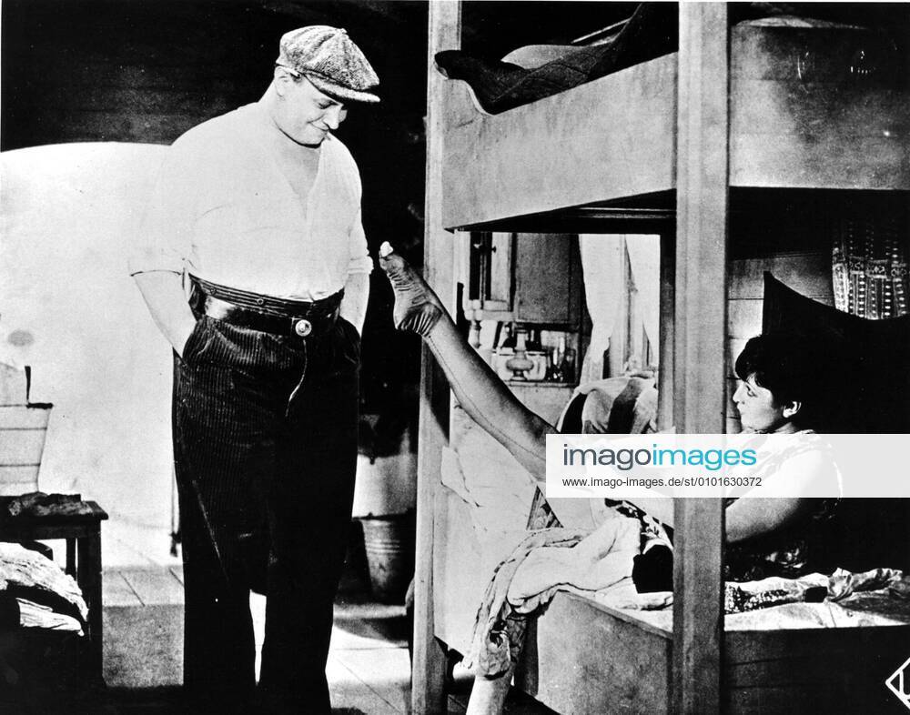 Date: 1924. Strictly editorial use only in conjunction with the promotion of the film. Credit line mandatory. This image is copyright of the film company and is supplied under the terms of issue as film still. No commercial or book cover use permitted without prior consent from the film company. Mandatory credit line: Image courtesy FILM BY FERNAND L?GER Ronald Grant Archive Mary Evans