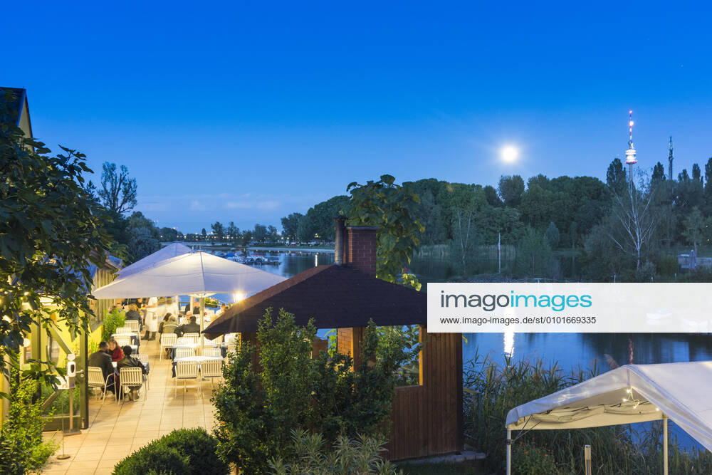 Restaurant La Creperie, oxbow lake Alte Donau (Old Danube), tower Donauturm, full moon Wien, Vienna Wien Austria 22. Donaustadt