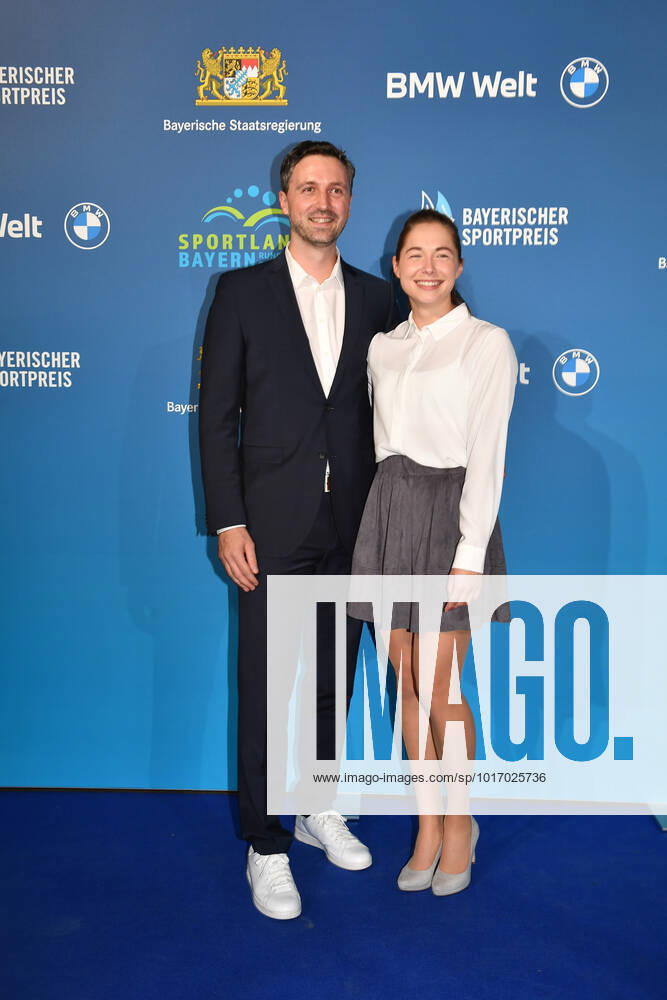 Gina Lückenkemper with escort awarding of the Bavarian Sports Award 2022 honor, award, prize BMW World Munich 22 October 2022