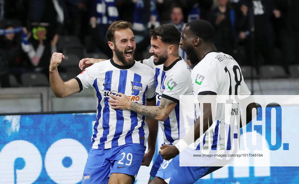 Lucas Tousart jubilant, Marco Richter, Wilfried Kanga joy emotion jubilation after 1 0 sports football soccer DFL Bundesliga men 11 matchday season 2022 2023 23 10 2022 Hertha BSC Berlin vs FC Schalke 04 S04