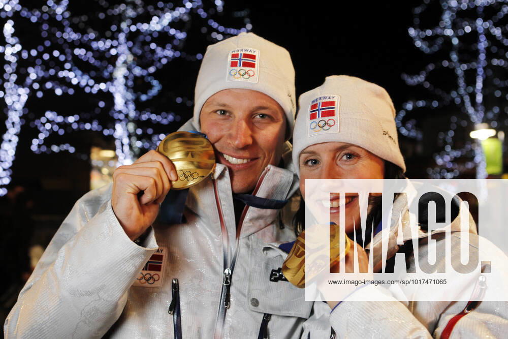 WHISTLER, CANADA 20100220 Aksel Lund Svindal and Marit Bjorgen showcases gold medals after victory in the super G and 15km cross country Olympic Games in Vancouver in 2010 WHISTLER CANADA