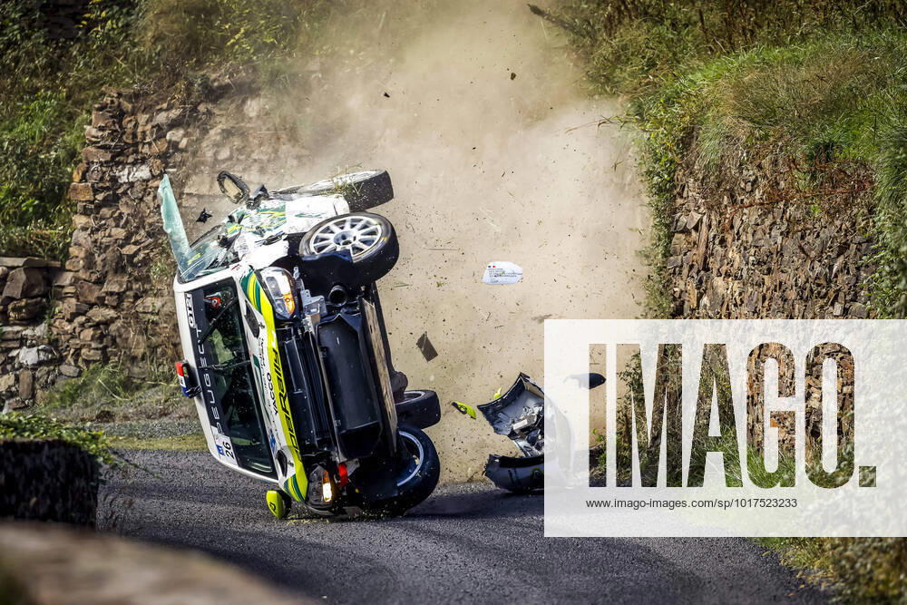 KW43 26 CALLEA Terence, MAILLEFERT Alexis, Peugeot 208 Rally4, action accident, crash,during the Rallye CritÃ rium des CÃ vennes 2022, 8th round of the Championnat de France des Rallyes 2022, from October 27 to 29, 2022 in Montpellier - Le Vigan, France - AUTO - RALLYE CRITERIUM DES CEVENNES 2022 DPPI Panoramic 01522014_GRL_14280