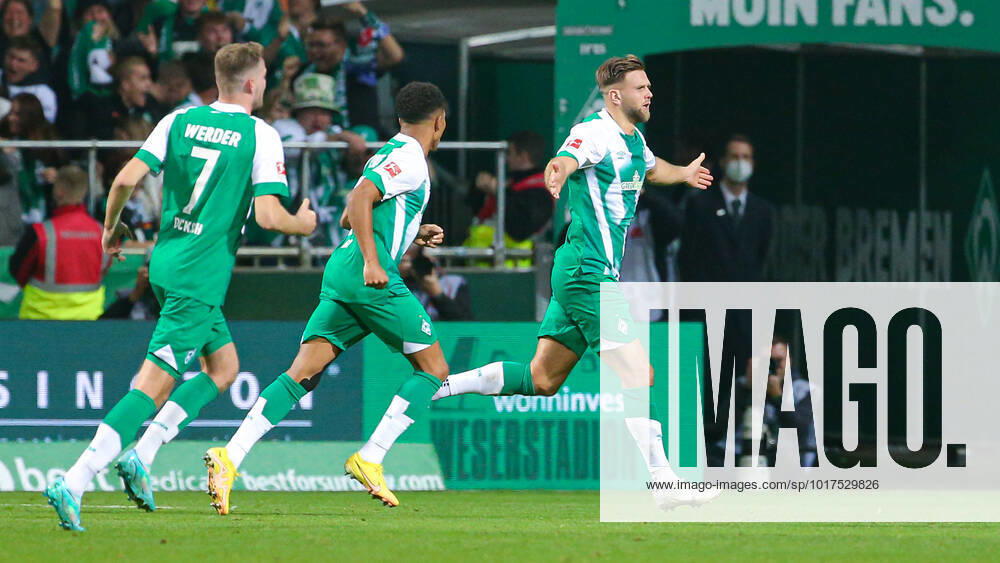 F l Marvin Ducksch SV Werder Bremen, 7 , Felix Agu SV Werder Bremen, 27 and goal scorer Niclas Füllkrug SV Werder Bremen, 11 with goal celebration, cheering, jubilation, optimistic, game scene, highlight, joy about the goal to 1 0, THE DFL DIRECTIVES PROHIBIT ANY USE OF PHOTOGRAPHS AS IMAGE SEQUENCES AND OR VIDEOA HNUAL PHOTOSTRACKS DFL REGULATES PROHIBIT ANY USE OF PHOTOGRAPHS AS IMAGE SEQUENCES AND OR QUASI VIDEO , 28 10 2022, Bremen Germany , Football, Bundesliga, SV Werder Bremen Hertha BSC