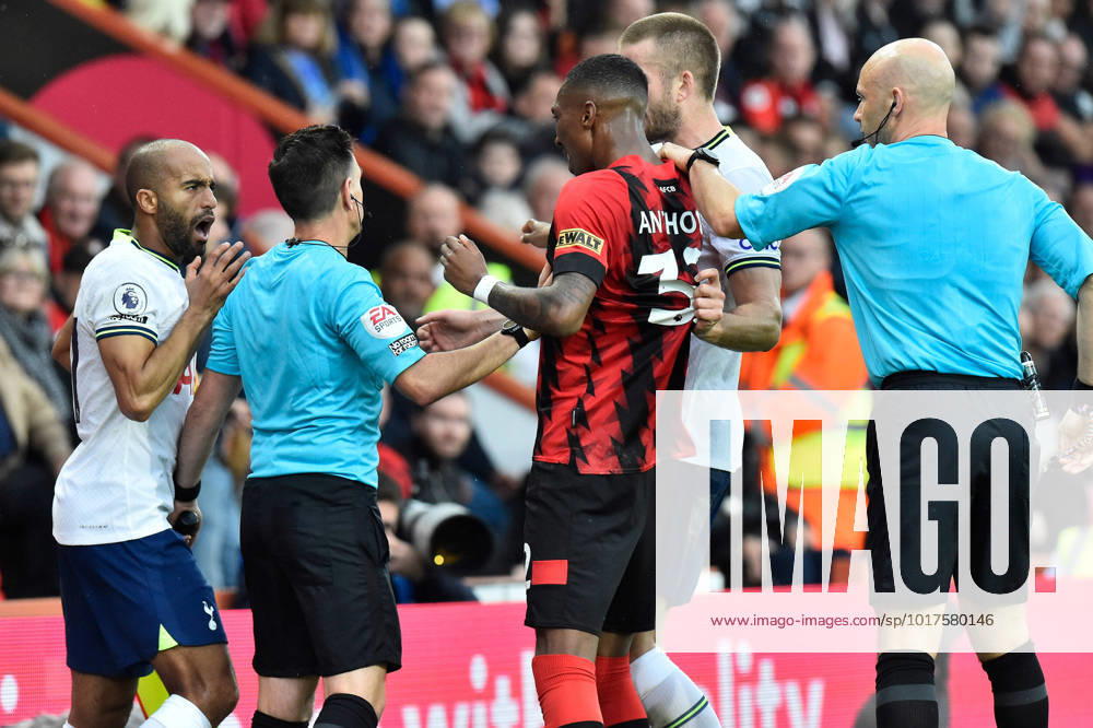 Bournemouth v Tottenham Hotspur Premier League 29 10 2022. Jaidon Anthony (32) of AFC Bournemouth has to be separated from Lucas Moura (27) of Tottenham Hotspur by an assistant referee after an incident with a ball boy during the Premier League match between Bournemouth and Tottenham Hotspur at the Vitality Stadium, Bournemouth, England on 29 October 2022. Bournemouth Vitality Stadium Dorset England Editorial use only DataCo restrictions apply See www.football-dataco.com ,