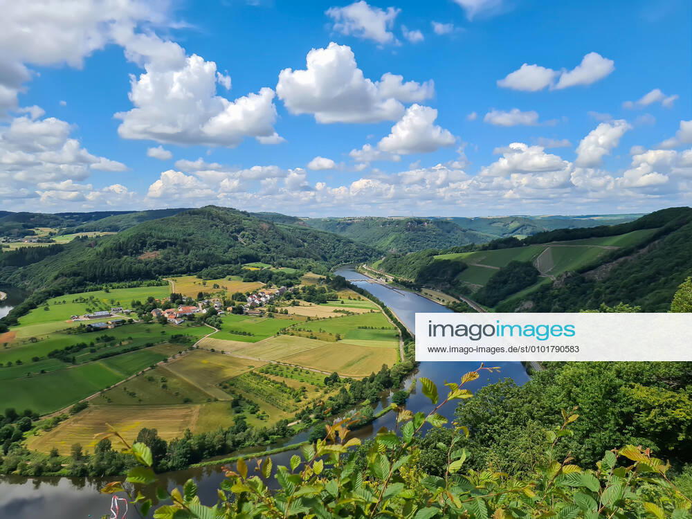 Serrig theme photo sports, paragliding, Serrig, 21 06 2020 The small Saar loop with the launch pad of the hang-gliders in Serrig, theme photo sports, paragliding, Serrig