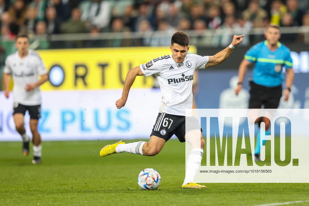 WARSZAWA, LAZIENKOWSKA PILKA NOZNA ( FOOTBALL ), PKO EKSTRAKLASA SEZON 2022 2023 MECZ ( GAME ) LEGIA WARSZAWA - LECHIA GDANSK NZ BARTOSZ KAPUSTKA FOTO LUKASZ GROCHALA CYFRASPORT NEWSPIX.PL --- Newspix.pl 20221104CSLG0423