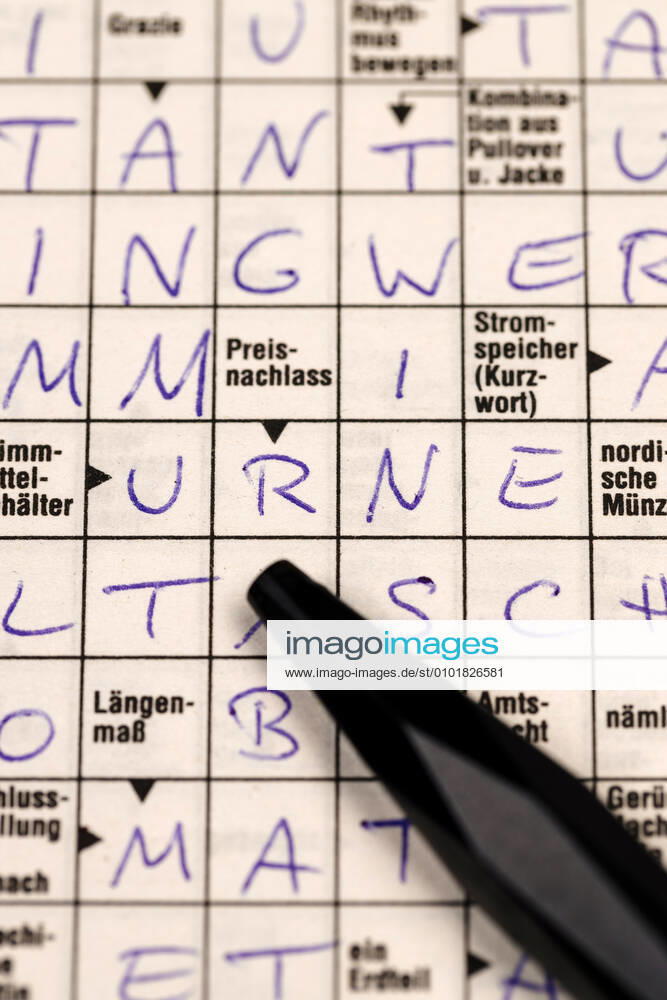 A completed crossword puzzle with ballpoint pen Foto:xC.xFuturexImage