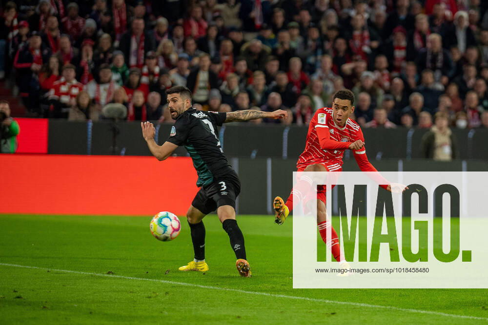 Goal to 1 0 in the 6 minute by Jamal Musiala FC Bayern Muenchen, 42 , GER, FC Bayern Muenchen FCB vs SV Werder Bremen SVW , Football, Bundesliga, 14 Spieltag, Spielzeit 2022 2023, 08 11 2022, DFB DFL regulations prohibit any use of photographs as image sequences and or quasi video , GER, FC Bayern Muenchen FCB vs SV Werder Bremen SVW , Football, Bundesliga, 14 Spieltag, Spielzeit 2022 2023, 08 11 2022 Muenchen