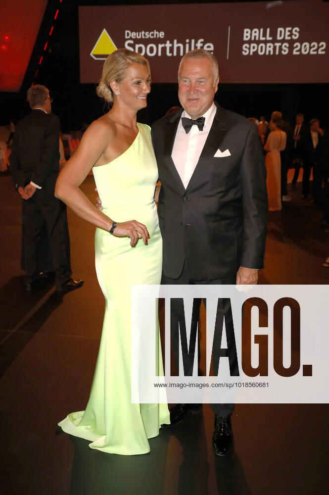 Franziska van Almsick with partner Jürgen B Harder at the 51 Ball des Sports 2022 in the RheinMain CongressCenter Wiesbaden, 16 07 2022 xS.xGabschx xFuturexImage