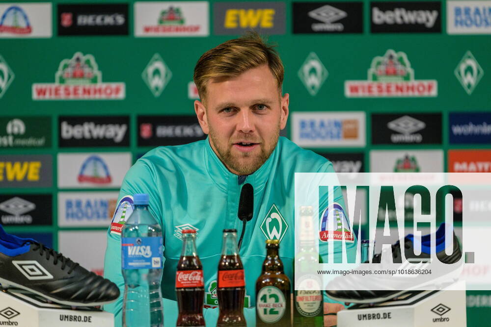 GER, 1 FBL, Werder Bremen 10 11 2022, press conference room, Bremen, GER, 1 FBL, Werder Bremen mixed zone sitting at podium in media room during a mixed zone Niclas Füllkrug Fuellkrug Werder Bremen 11 on his nomination to the 2022 World Cup in Qatar. nordphotoxGmbHxx xKokenge nph00001