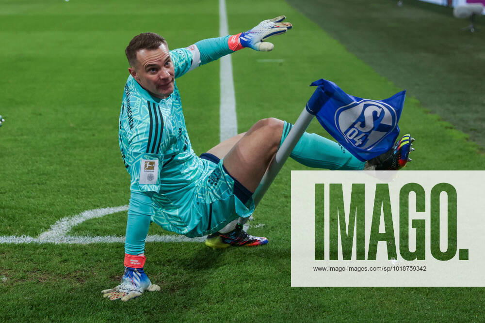 Football, 2022 2023 season, 1 Bundesliga, 15 matchday, FC Schalke 04 FC Bayern Munich, Manuel Neuer FC Bayern Munich , xRHR PHOTO DEx