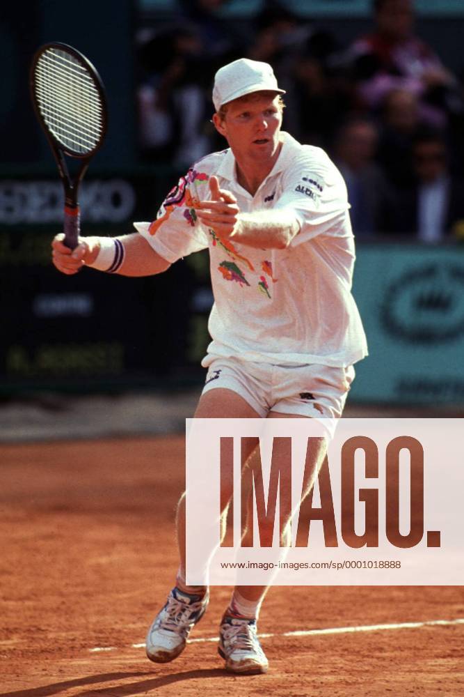 Jim Courier (USA) - Vorhand Tennis Herren French Open 1991, ATP-Tour, Grand Slam, Sand, Sandplatz, Sandplatztennis, Sandplatzturnier, Vdia, Einzelbild Roland Garros Paris
