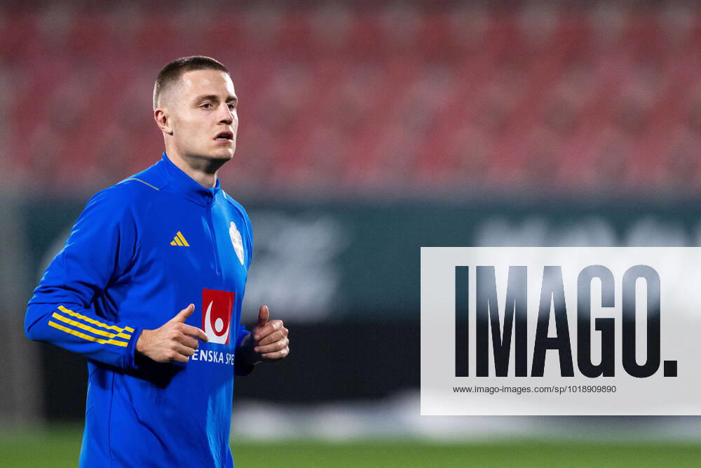 Mattias Svanberg of the Swedish national football team during a training session on November 14, 2022 in Girona Photo Ludvig Thunman BILDBYRAN code LT LT0438 football football soccer fotball training practice training sweden sweden sweden a bbeng,