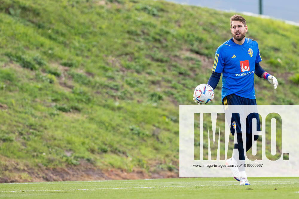 Goalkeeper Kristoffer Nordfeldt of the Swedish national football team during a training session on November 15, 2022 in Girona Photo Ludvig Thunman BILDBYRAN code LT LT0439 football football soccer fotball training practice training sweden sweden sweden a bbeng,