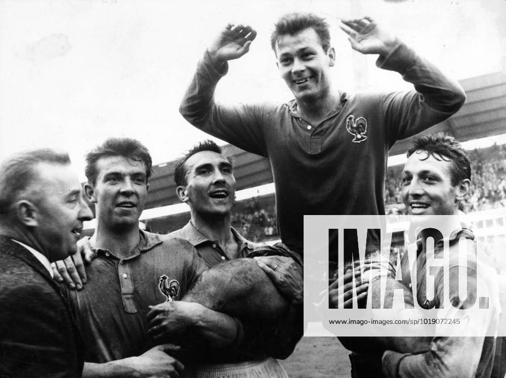 ARCHIVE 19580628 Frances Just Fontaine is greeted by his teammates in the French national football team after the bronze medal match against West Germany in the Football World Cup at Nya Ullevi in Gothenburg, Sweden, June 28th 1958 France won with 6 3 and Just Fontaine scored four goals in the match and won the World Cups scoring league of thirteen goals STOCKHOLM SWEDEN