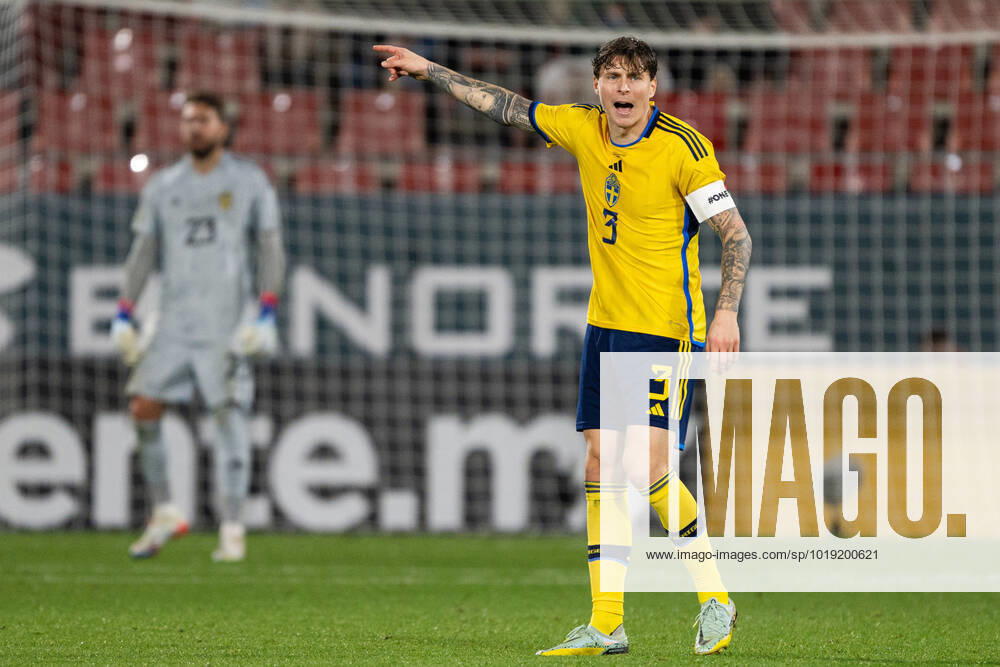Victor Nilsson Lindelöf of Sweden during the international friendly football match between Mexico and Sweden on November 16, 2022 in Girona Photo Ludvig Thunman BILDBYRAN code LT LT0441 football football soccer fotball training country international friendly Mexico Sweden Sweden Sweden a bbeng,