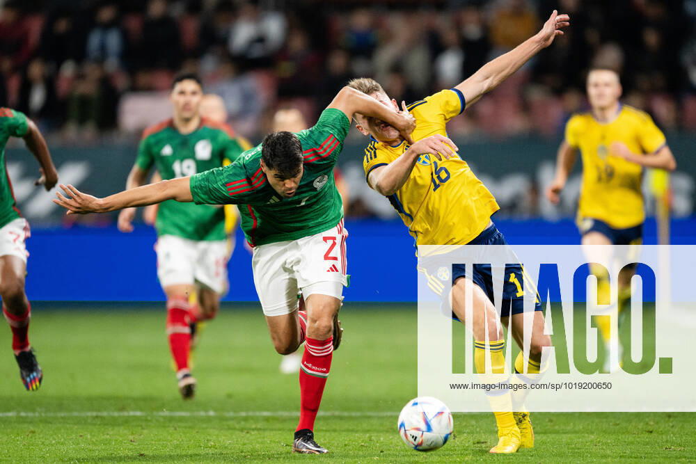 Nestor Araujo of Mexico and Viktor Gyökeres of Sweden during the international friendly football match between Mexico and Sweden on November 16, 2022 in Girona Photo Ludvig Thunman BILDBYRAN code LT LT0441 football football soccer football training country international friendly Mexico Sweden Sweden Sweden a bbeng,