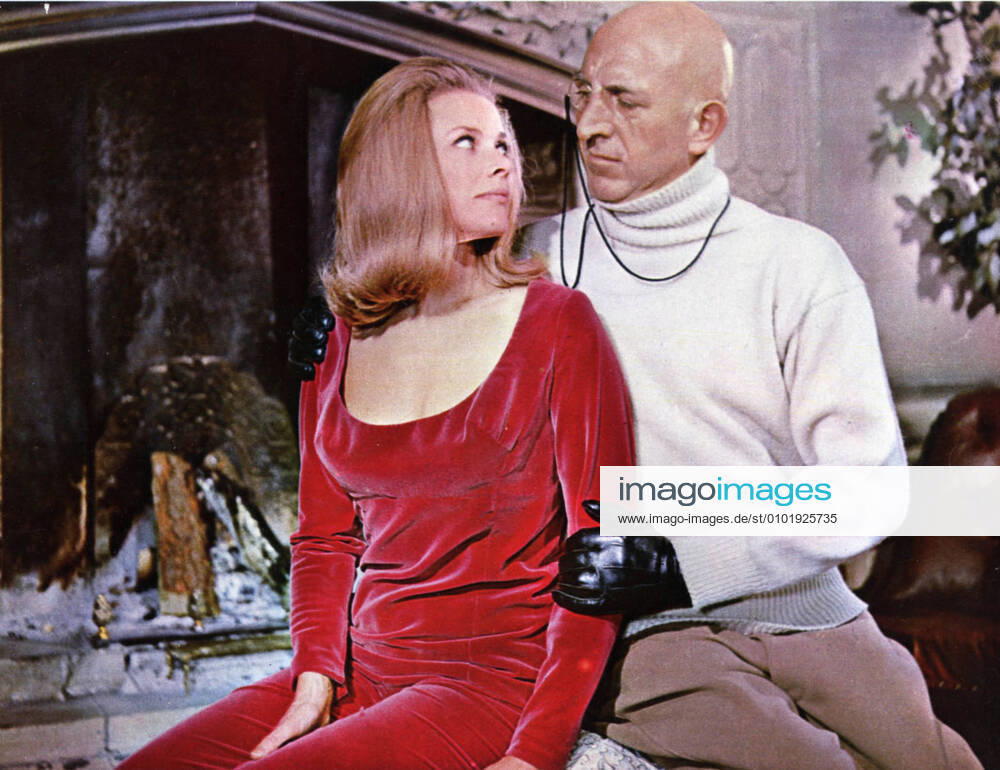 THE SECRET OF MY SUCCESS HONOR BLACKMAN , LIONEL JEFFRIES Date: 1965. Strictly editorial use only in conjunction with the promotion of the film. Credit line mandatory. This image is copyright of the film company and is supplied under the terms of issue as film still. No commercial or book cover use permitted without prior consent from the film company. Mandatory credit line: Image courtesy Ronald Grant Archive Mary Evans