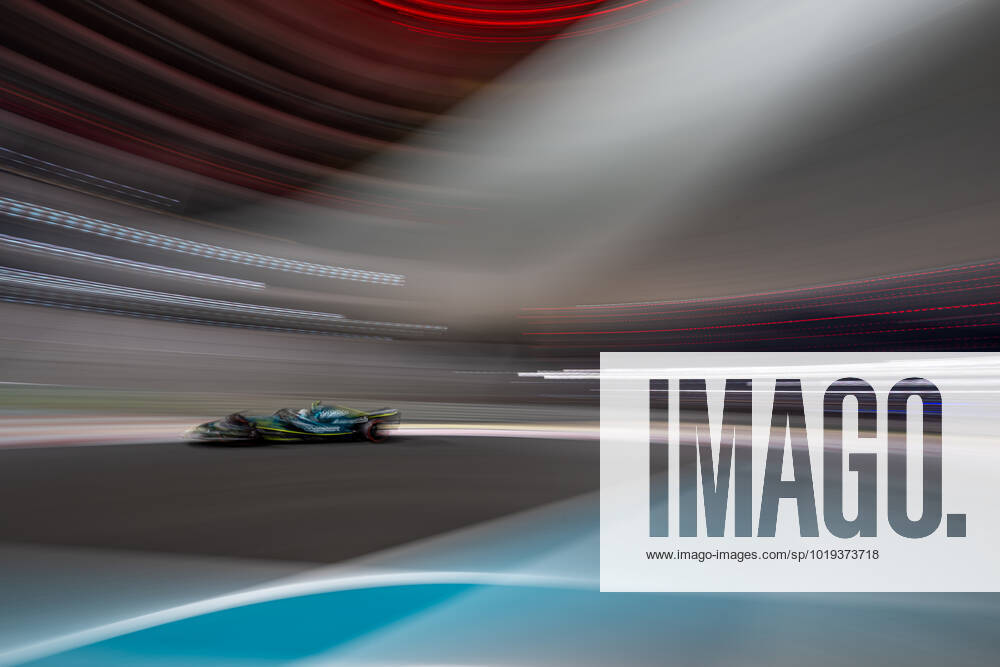 ABU DHABI, UNITED ARAB EMIRATES: Sebastian Vettel, racing for the Aston Martin F1 team during the 2022 Formula 1 Abu Dhabi Grand Prix at the Yas Marina Circuit in Abu Dhabi, United Arab Emirates.