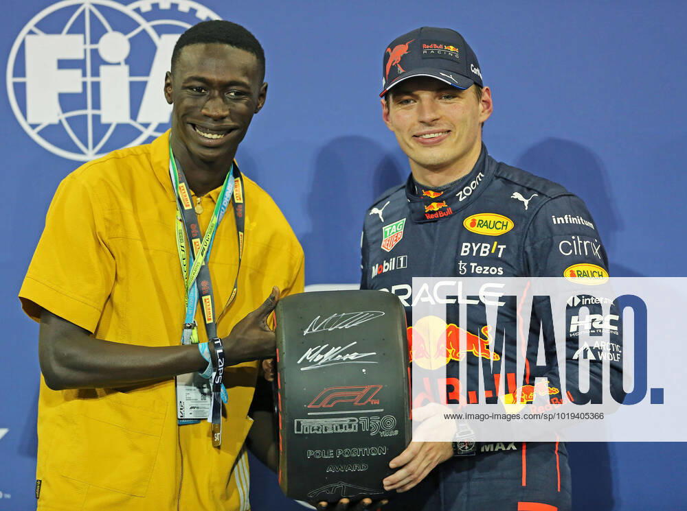 KW46 19th November 2022; Yas Marina Circuit, Yas Island, Abu Dhabi; Pole position Max Verstappen (NED) Oracle Red Bull Racing RB18, takes pole at the Abu Dhabi F1 Grand Prix quaifications ActionPlus12450571 HeulerxAndrey