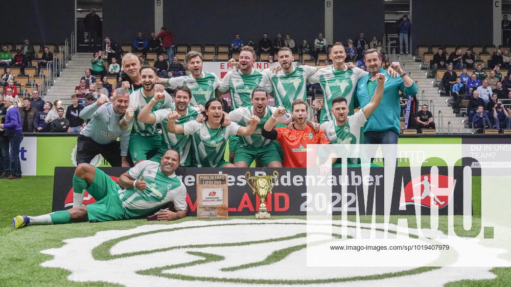 Emslandarena, Lingen, GER, Budenzauber Emsland 2022, award ceremony, the winners Werder Bremen on the first place, DFL REGULATES PROHIBIT ANY USE OF PHOTOGRAPHS AS IMAGE SEQUENCES AND OR QUASI VIDEO Lingen Lower Saxony Germany Emslandarena