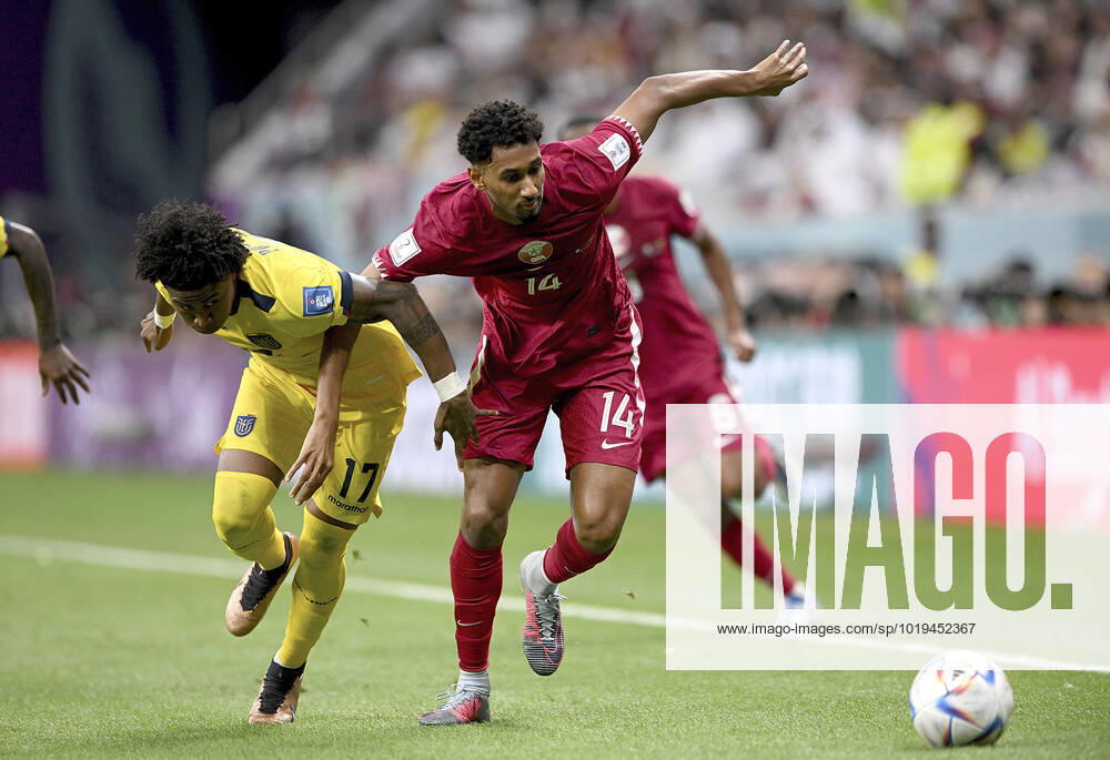 FOOTBALL WORLD CUP 2022 PREVIOUS ROUND GROUP A EROEFFNUNG GAME Qatar Ecuador 20 11 2022 Angelo Preciado li, Ecuador vs. Homam Ahmed r, Qatar