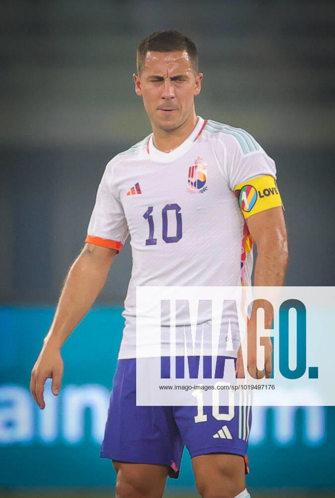 Belgium s Eden Hazard wears the OneLove captain s armband to support LGBTQ+ rights at a friendly soccer game of the Egyptian national soccer team against Belgian national soccer team the Red Devils, at Jaber Al-Ahmad International Stadium, in Ardiya, Kuwait, Monday 21 November 2022. The One Love bracelet had to become a statement to defend the rights of the LGBT+ community and other minorities in Qatar. The seven European countries will refrain from wearing the One Love bracelet at the World Cup in Qatar. In a joint statement, they indicate that they are ignoring the band after the threat from the World Football Association FIFA to impose sporting sanctions on the captains with the conscious band at the start of the match. VIRGINIExLEFOUR x52551641x