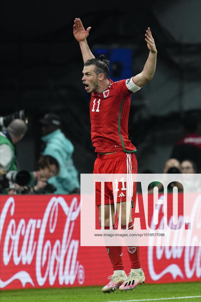 USA v Wales: Group B - FIFA World Cup, WM, Weltmeisterschaft, Fussball Qatar 2022 Gareth Bale Right Winger of Wales and Los Angeles FC in action during the FIFA World Cup Qatar 2022 Group B match between USA and Wales at Ahmad Bin Ali Stadium on November 21, 2022 in Doha, Qatar. Doha Qatar