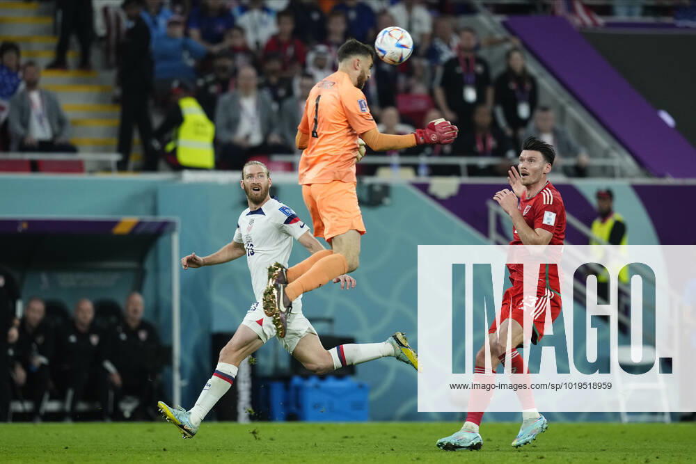 USA v Wales: Group B - FIFA World Cup, WM, Weltmeisterschaft, Fussball Qatar 2022 Matt Turner Goalkeeper of USA and Arsenal FC and Dylan Levitt Central Midfield of Wales and Dundee United FC compete for the ball during the FIFA World Cup Qatar 2022 Group B match between USA and Wales at Ahmad Bin Ali Stadium on November 21, 2022 in Doha, Qatar. Doha Qatar