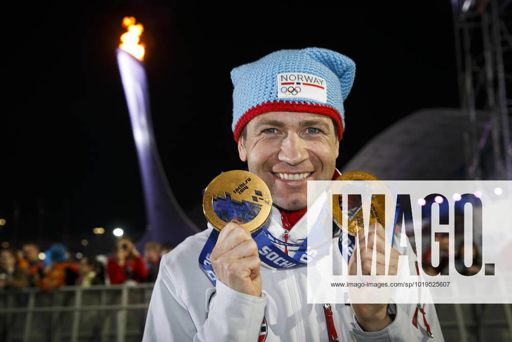 SOTSJI, RUSSIA 20140220 Winter Olympics , Olympic Games, in Sochi 2014 Medal ceremony Norwegian athlete Ole Einar Bjorndalen with his two Gold medals after the medal ceremony in the Sochi 2014 Winter Olympics, Sochi, Russia, in Fisht Olympic Stadium, 20th of February 2014 SOTJI RUSSIA