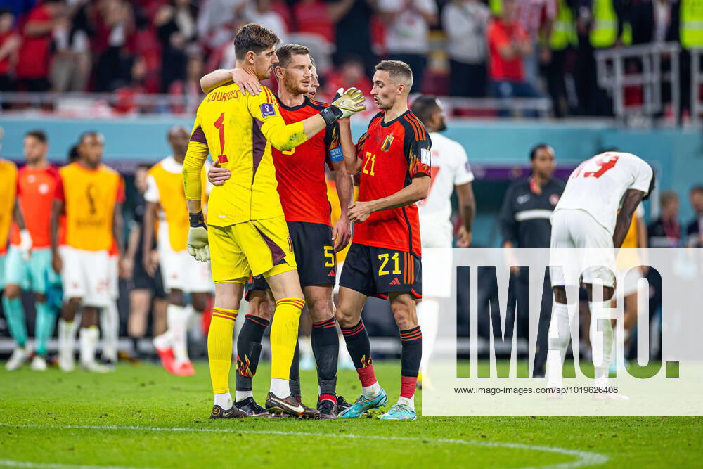 DOHA, KATAR, AHMAD BIN ALI STADIUM, PILKA NOZNA MISTRZOSTWA SWIATA W PILCE NOZNEJ KATAR 2022 ( FIFA World Cup, WM, Weltmeisterschaft, Fussball QATAR 2022 ) MECZ BELGIA - KANADA GAME BELGIUM - CANADA NZ THIBAUT COURTOIS TIMOTHY CASTAGNE JAN VERTONGHEN FOTO LUKASZ SKWIOT CYFRASPORT NEWSPIX.PL --- Newspix.pl 20221123CSLS206
