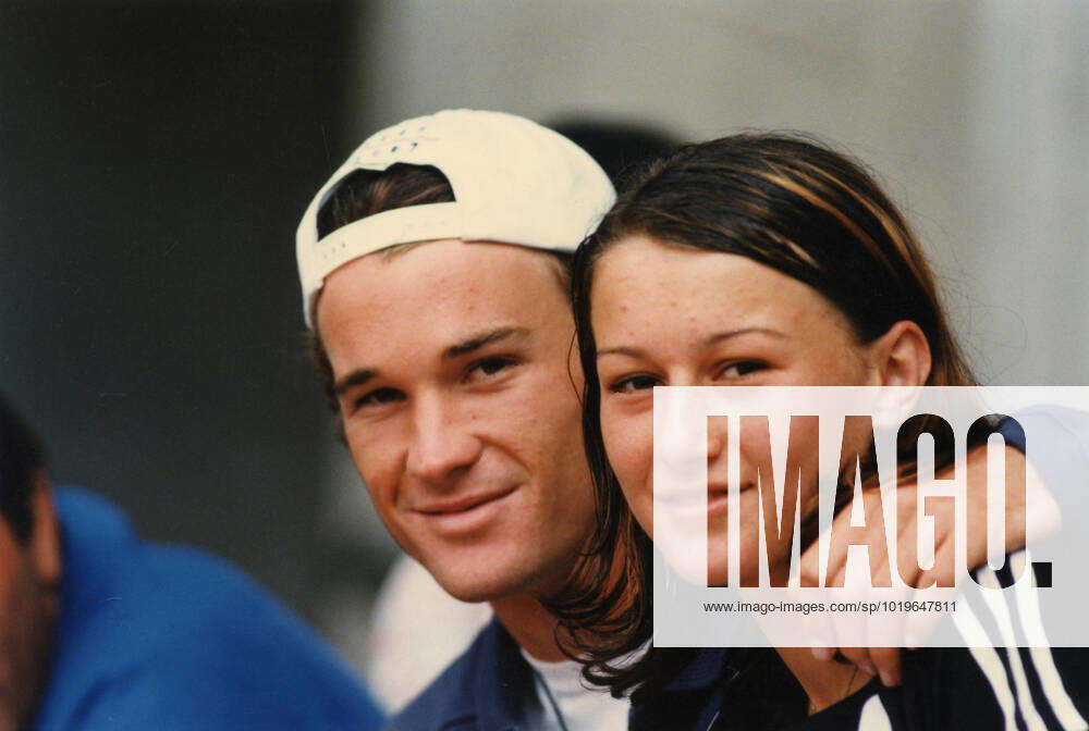 Spanish tennis player Carlos Moya and his girlfriend Raluka Sandu, 1997