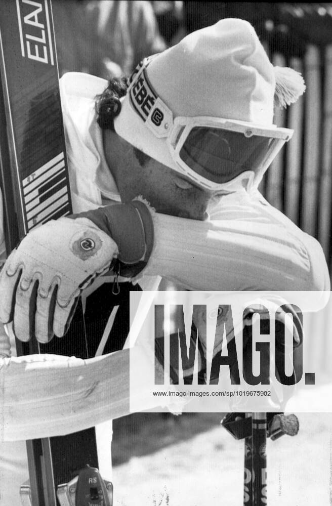 Bad Kleinkirchheim 1982 03 17 Ingemar Stenmark drops after a 17th place in todays competition Moment of disappointment Not since 1973 has Ingemar taken so much beating Bad Kleinkirchheim Austria