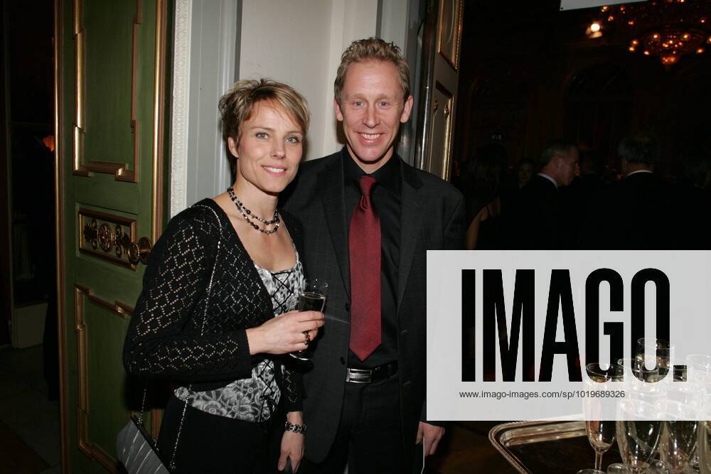 AFTONBLADET OUT STOCKHOLM 20051031 Former ski instructor Gunde Svan with his wife Marie in the crowd at the Olympic party at the Grand Hotel STOCKHOLM SWEDEN
