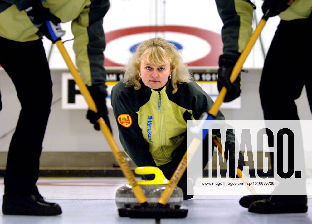 STOCKHOLM 20050927 Team Anette Norberg Swedish curling ladies practising in the new hall in Danderyd Other team members Eva Lund, Cathrine Lindahl, Anna Bergström