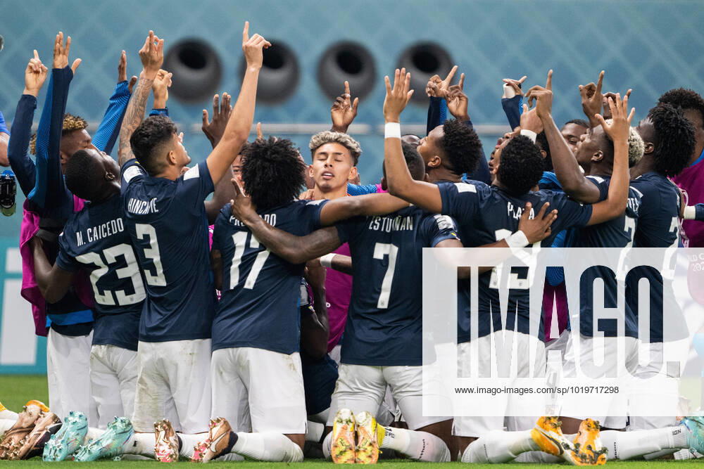 Players of Ecuador celebrate the 1 1 goal by Enner Valencia of Ecuador during the FIFA World Cup 2022 football match between Netherlands and Ecuador on November 25, 2022 in Doha Photo Joel Marklund BILDBYRAN code JM JM0388 bbeng fotbol football soccer fotball vm fotbols vm fotball vm soccer world cup 2022 fifa world cup 2022 netherlands holland netherlands ecuador cheer,