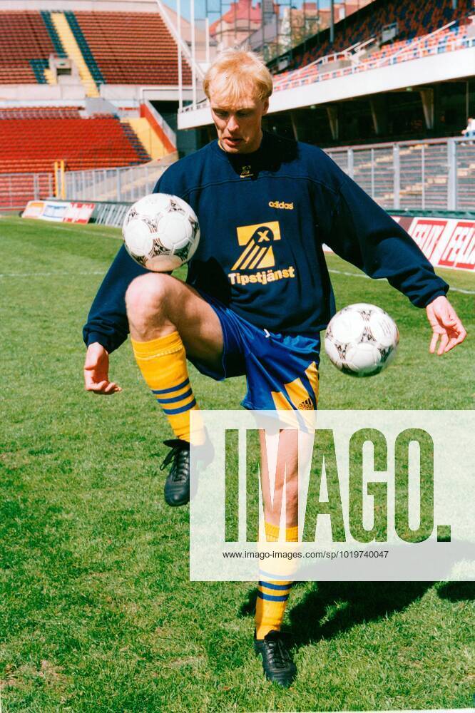 Klas Ingesson, football player Sweden national team, training action 1994 04 28 c KJELLERAS PETER Aftonbladet IBL Bildbyra EXPRESSEN OUT AFTONBLADET 4586 Sweden football