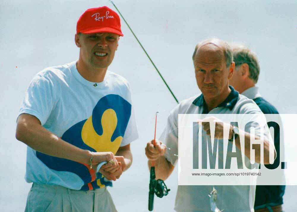 Klas Ingesson, football player Sweden national team and Tommy Svensson, football coach Sweden national team captain are fishing at a national team meeting after the European Championship in Sweden 1992 06 02 c ALLARD LASSE Aftonbladet IBL Bildbyra EXPRESSEN OUT AFTONBLADET 2116 Sweden football