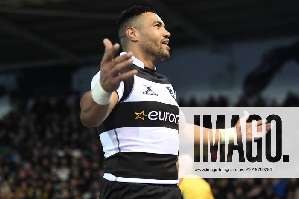 Northampton Saints v Barbarians Rugby Friendly 26 11 2022. Barbarians centre Luther Burrell (13) scores a try and celebrates during the Rugby Friendly match between Northampton Saints and Barbarians at Franklins Gardens, Northampton, United Kingdom on 26 November 2022. Northampton Franklins Gardens Northamptonshire United Kingdom Editorial use only ,