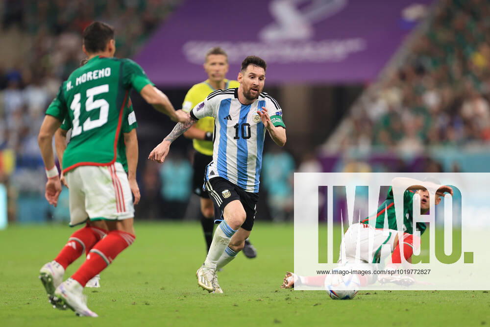 Fußball FIFA Fussball-Weltmeisterschaft Gruppe C Argentinien gegen Mexiko 26. November 2022 FIFA Fussball-Weltmeisterschaft Gruppe C Argentinien gegen Mexiko Lionel Messi von Argentinien Foto Simon Stacpoole Abseits Doha Katar