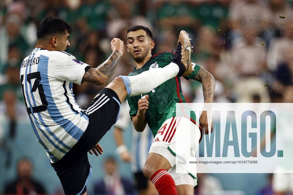 LUSAIL CITY l r Cristian Romero of Argentina, Luis Chavez of Mexico during the FIFA World Cup Qatar 2022 group C match between Argentina and Mexico at Lusail Stadium on November 26, 2022 in Lusail City, Qatar AP Dutch Height MAURICE OF STONE FIFA World Cup Qatar 2022 2022 ANPxSportx xMauricexvanxSteenxWKxIVx 458394133 originalFilename: 458394133