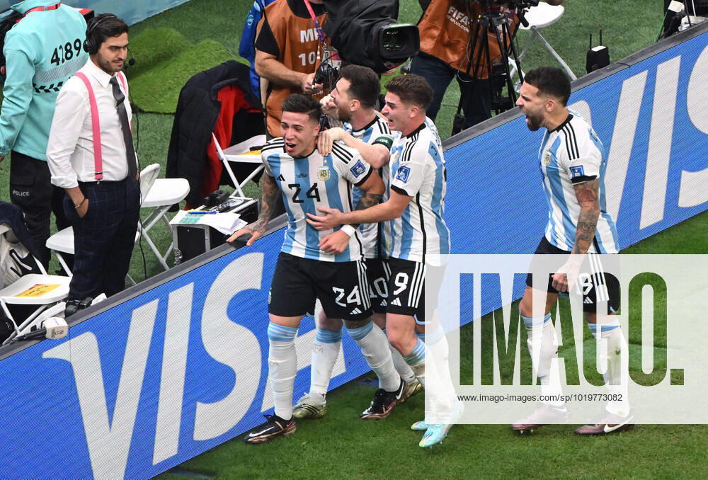 Football, Men, Season 2022 23, World Cup in Qatar, Group C 2 Matchday , Argentina Mexico at Lusail Iconic Stadium in Lusail, f l Enzo Fernandez Argentina , Lionel Messi Argentina , Julian Alvarez Argentina , Nicolas Otamendi Argentina , cheering after goal to 2 0, 26 11 2022,