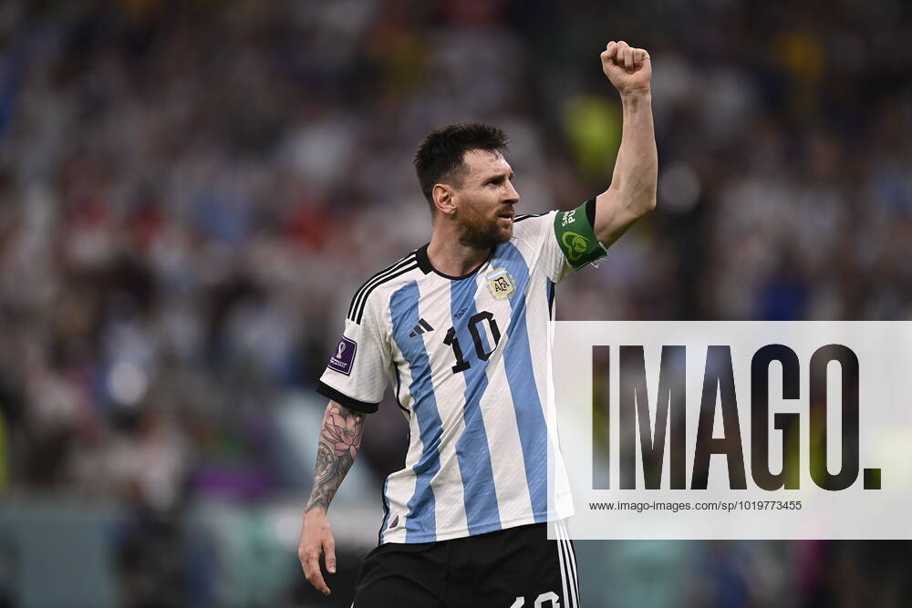 LIVE Mondiali 2022. Qatar, Argentina vs Messico - Gruppo C Foto Fabio Ferrari LaPresse 26 Novembre 2022 Qatar - - Calcio - Qatar 2022 - Coppa del Mondo Fifa - Argentina vs Messico - Gruppo C - Fase a Gironi - Lusail Stadium. Nella foto: esultanza Leo Messi November 26, 2022 , Qatar - sport - Soccer - Qatar 2022- FIFA World Cup, WM, Weltmeisterschaft, Fussball - Argentina vs Mexico - Group C - group stage - Lusail Stadium. In the pic: Leo Messi PRESSINPHOTO FF