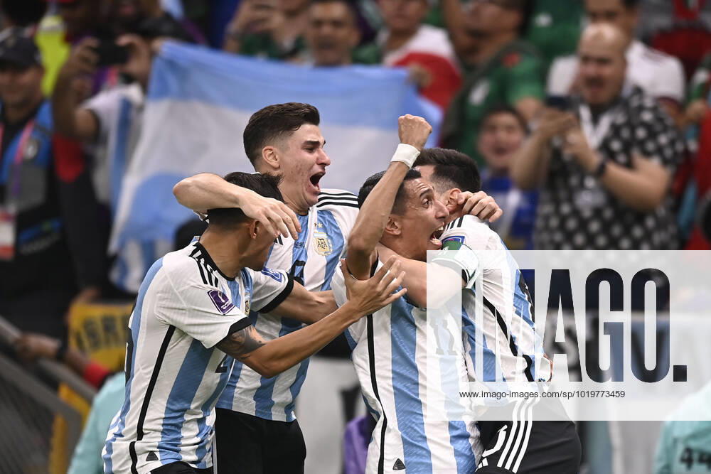LIVE Mondiali 2022. Qatar, Argentina vs Messico - Gruppo C Foto Fabio Ferrari LaPresse 26 Novembre 2022 Qatar - - Calcio - Qatar 2022 - Coppa del Mondo Fifa - Argentina vs Messico - Gruppo C - Fase a Gironi - Lusail Stadium. Nella foto: esultanza Argentina November 26, 2022 , Qatar - sport - Soccer - Qatar 2022- FIFA World Cup, WM, Weltmeisterschaft, Fussball - Argentina vs Mexico - Group C - group stage - Lusail Stadium. In the pic: Argentina exultation PRESSINPHOTO FF