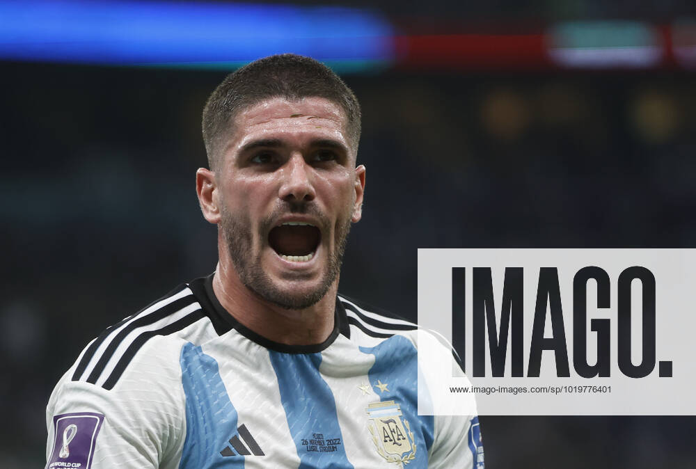 Rodrigo De Paul of Argentina celebrates a goal by Enzo Fernandez during a FIFA World Cup, WM, Weltmeisterschaft, Fussball soccer match of the group phase between Argentina and Mexico at Lusail stadium in Lusail, Qatar 25 November 2022. World Cup 2022: Argentina vs. Mexico !ACHTUNG: NUR REDAKTIONELLE NUTZUNG!