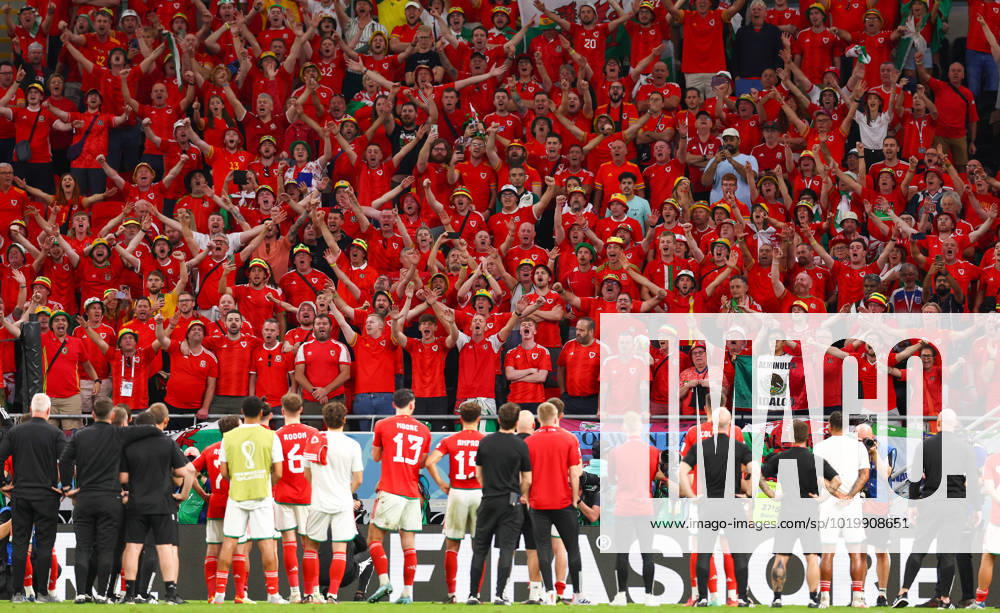 Al Rayyan, Qatar, 29th November 2022. The Welsh fans serenade their team as they bow out of the tournament during the FIFA World Cup, WM, Weltmeisterschaft, Fussball 2022 match at Ahmad bin Ali Stadium, Al Rayyan. Picture credit should read: David Klein Sportimage . SPI-2072-0168